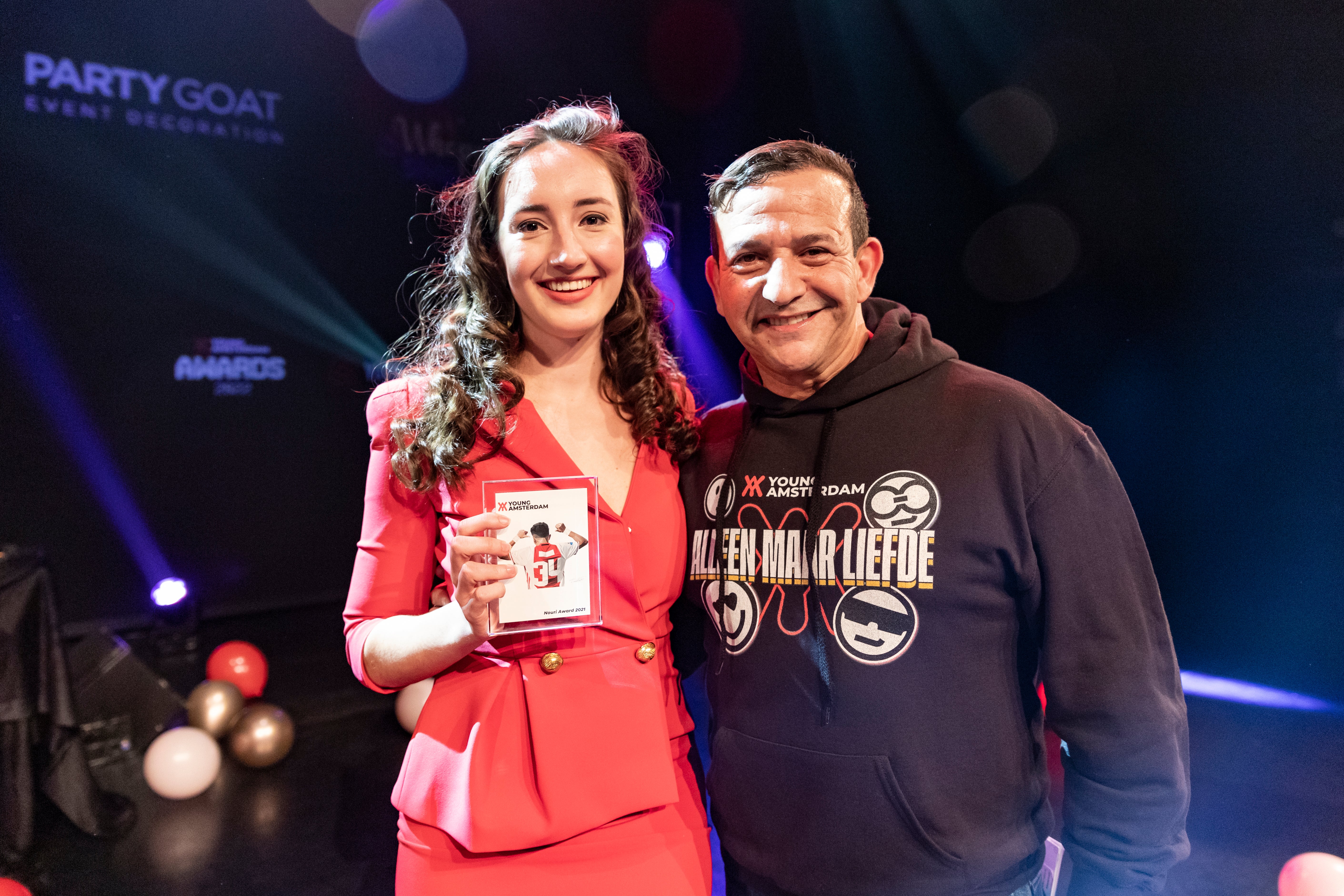 Laura Bas and the presentor of the award show, Najib Amhali.