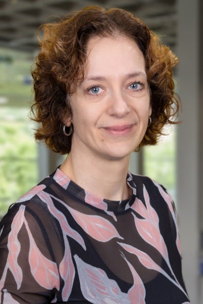 Portrait photo of Marieke de Bakker.