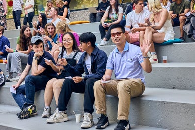 VU Alumni on the stairs