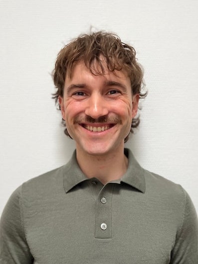 Portretfoto van Coen Dros, alumnus Gezondheidswetenschappen