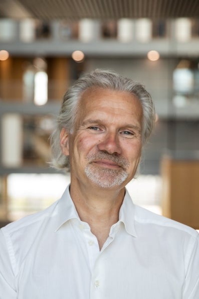Portrait photo of Marco van Gelderen