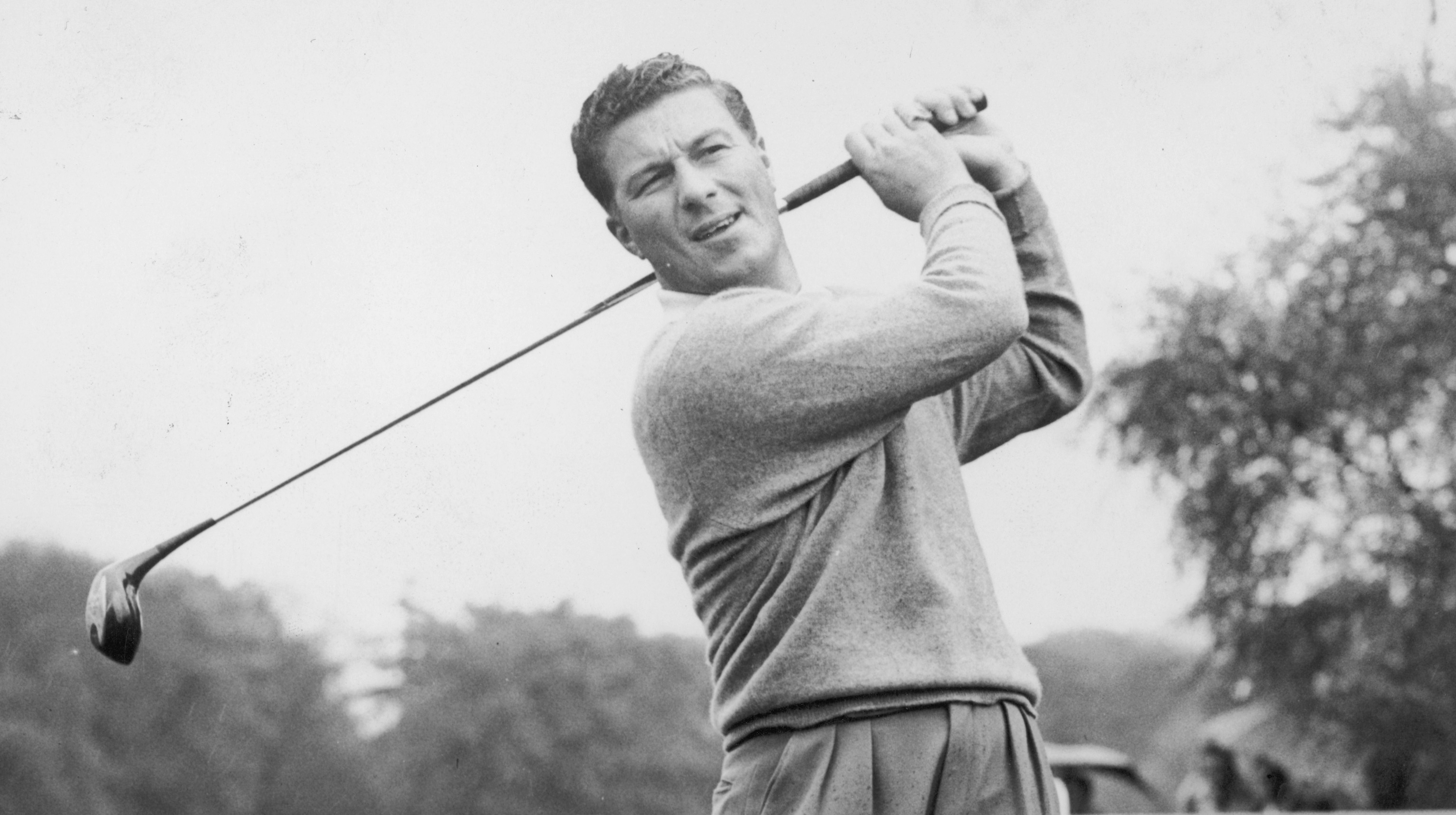 Peter Thomson hitting a shot