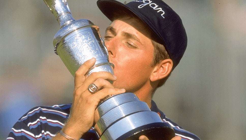 Justin Leonard kisses the Claret Jug