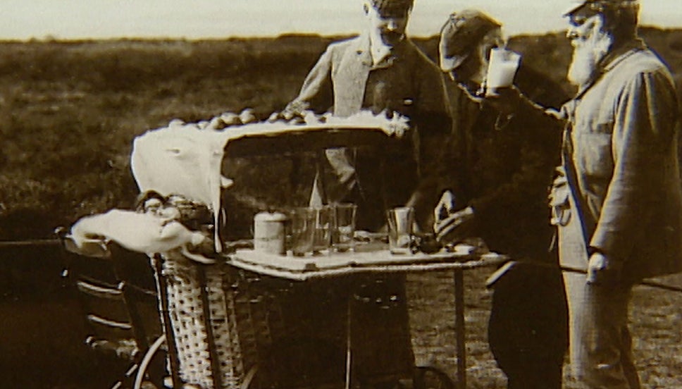 The Andersons selling ginger beer at the Old Course