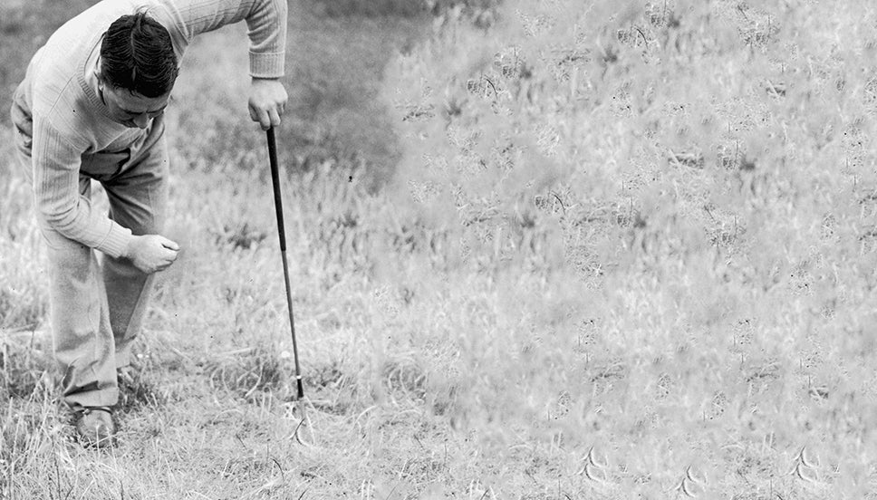 Harry Bradshaw prepares to play from a broken glass bottle in 1949