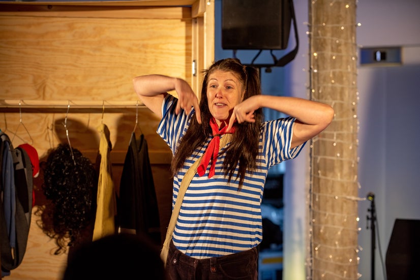 Helenka describing things eagerly