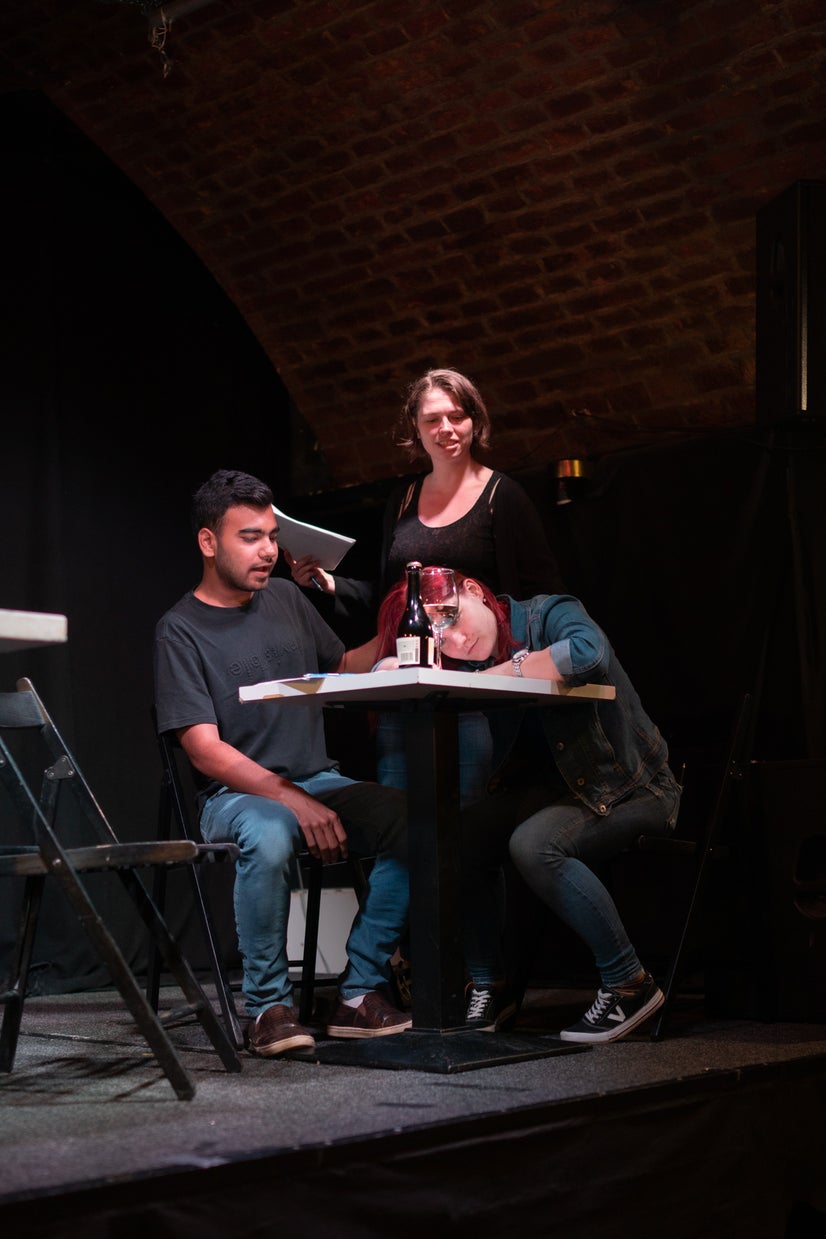 Bláža pushes Dušan away from a sleeping Renata.