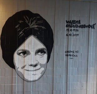 Graffiti art of Vlasta Chramostová's head with life dates next to it.