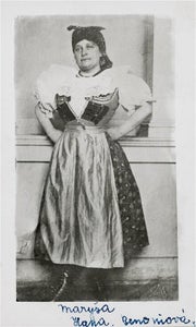 A photo of Hana Benoniová dressed up to play Maryša.
