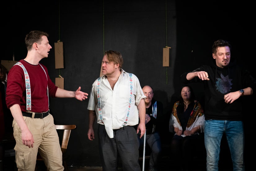 Václav tries to change his dad’s mind while Bušek acts mad.