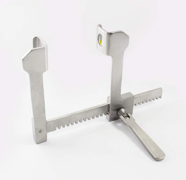 rib-retractor.png