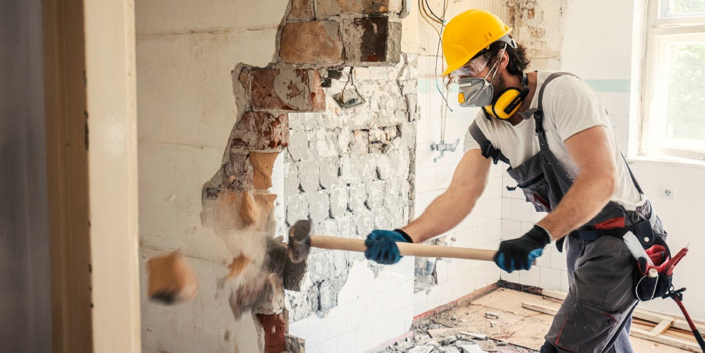 How to Spot Shoddy Workmanship in Renovations: Warning signs of poor quality in home improvements. - Tips for hiring reliable contractors