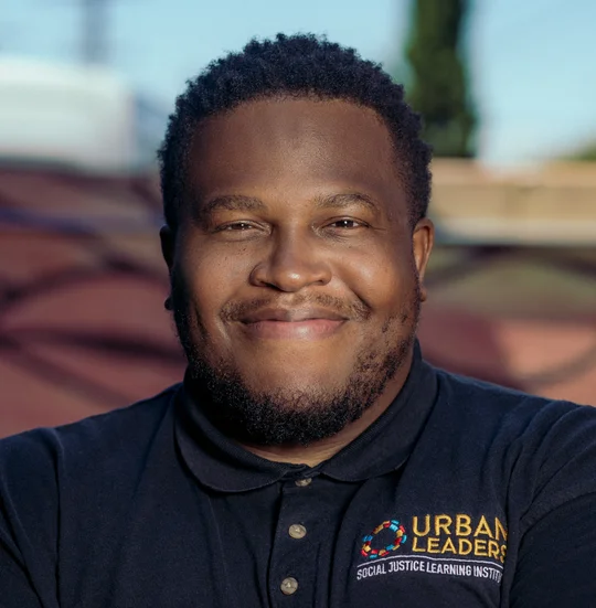 Steele Headshot.jpg