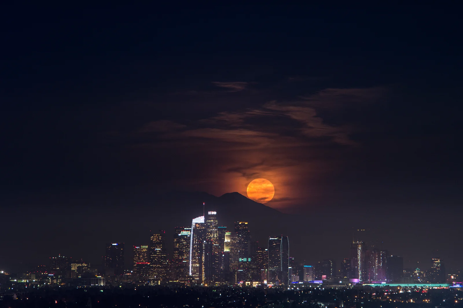 DTLA Supermoon.jpg