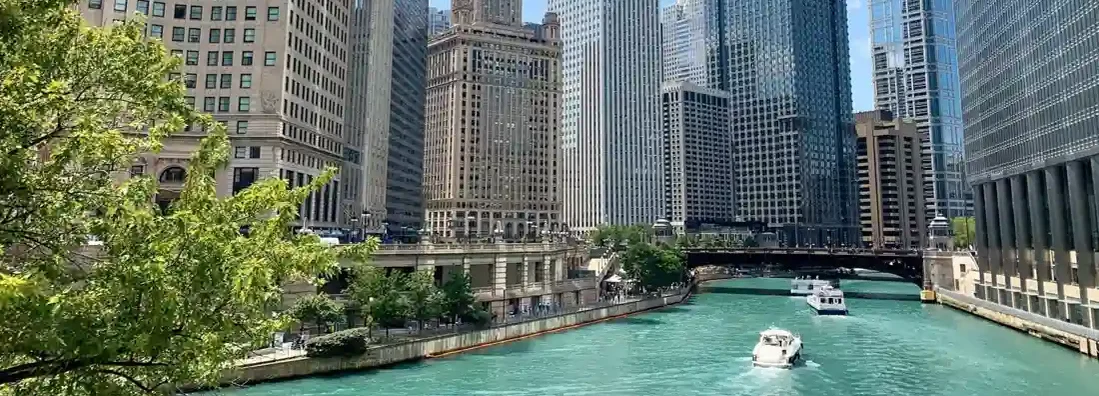 Chicago cityscape and Chicago River during summer. Find Illinois Boat Insurance.