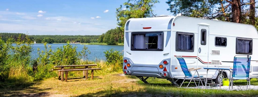 RV at the lake. Find Minnesota RV Insurance.