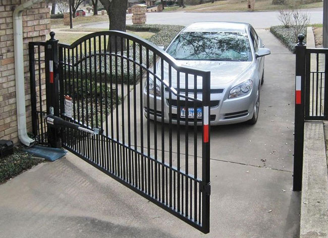 single driveway gate