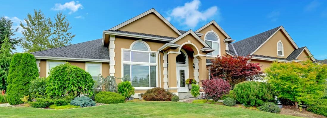 Beautiful house with landscape in Nebraska. How to Find the Best Homeowners Insurance Policy in La Vista, NE. 