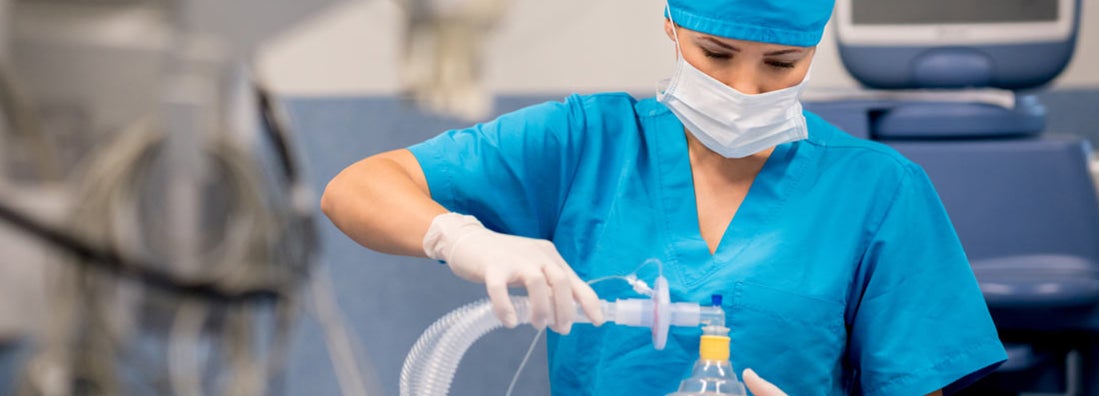 Anesthesiologist is sedating patient before surgical procedure in hospital operating room. Find anesthesiologist insurance.