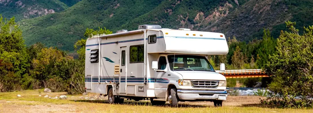 Family vacation in motorhome. Find South Dakota RV Insurance.