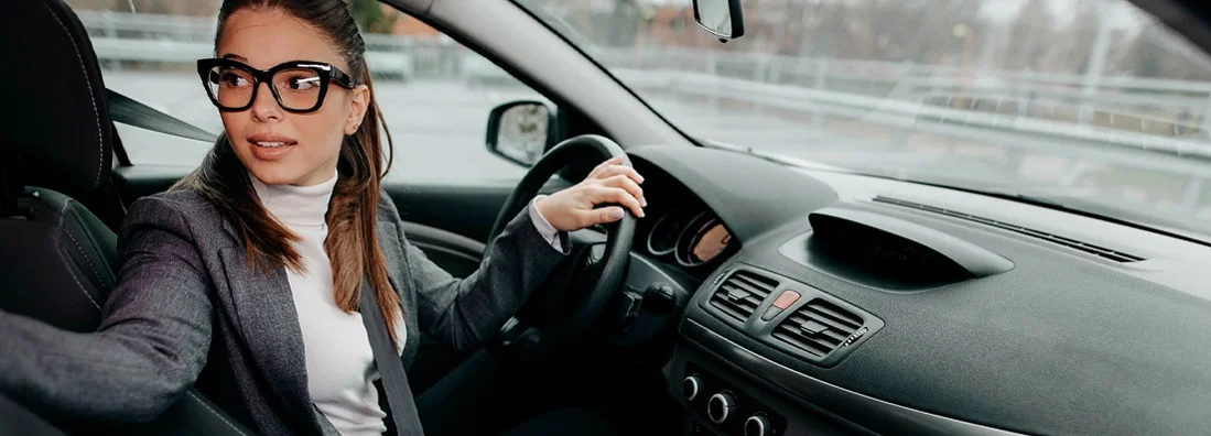 Woman driving a car. How to Find the Best Car Insurance Policy in Thompson's Station, TN.