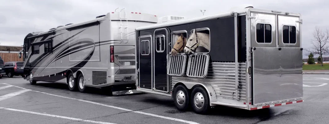 Motor Home and Horse Trailer. Find Mississippi Trailer Insurance.