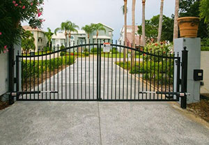 arched top with finials driveway gate
