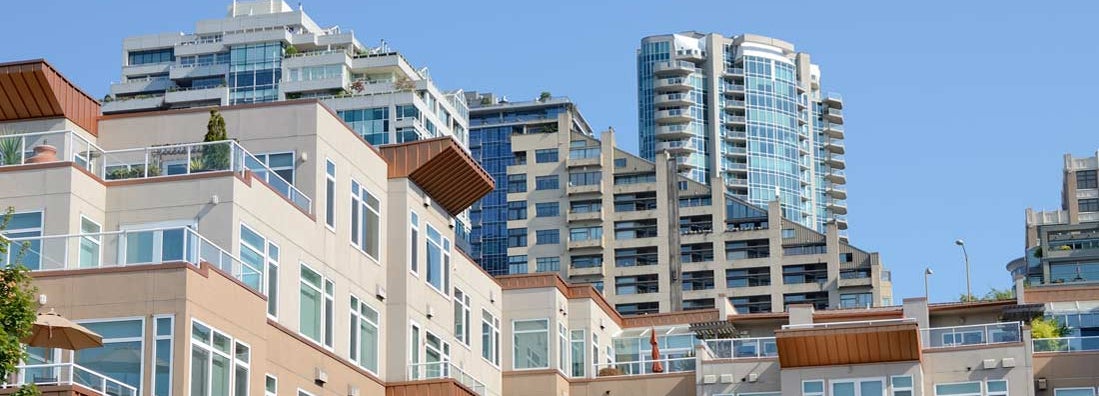 Apartment buildings in downtown Seattle right by the waterfront. Find Washington renters insurance.