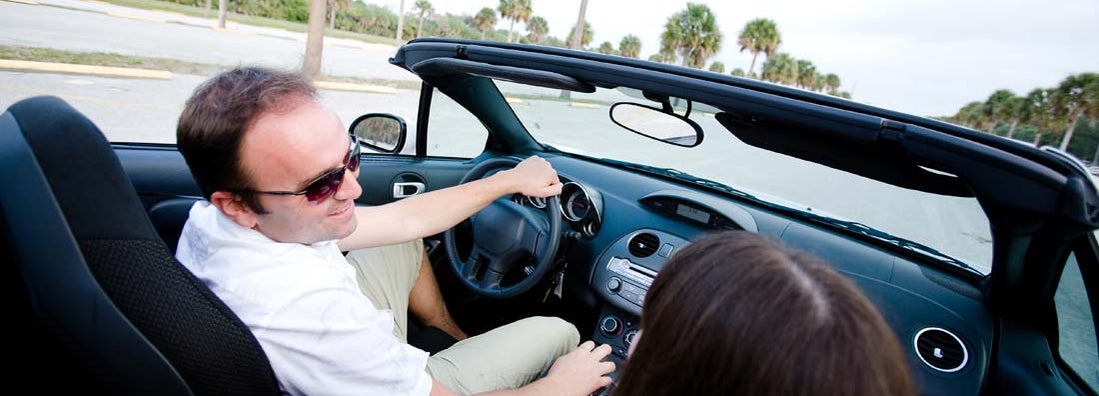 Man distracted driving convertible in Hawaii