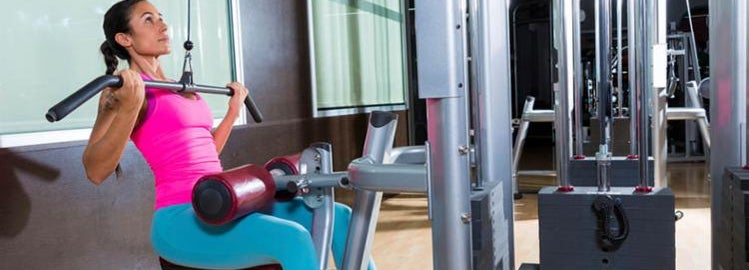 Woman on lifting weights
