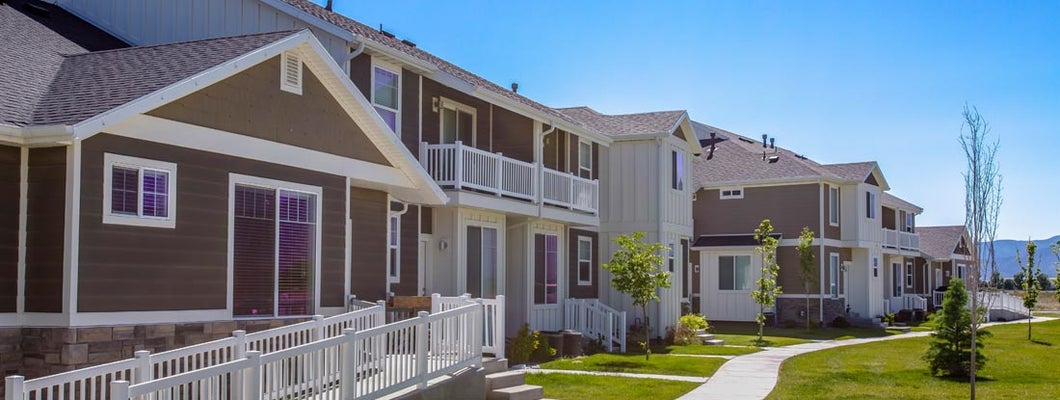 Townhouses in Utah Valley with lawn. Find Utah Renters Insurance.