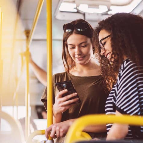 Koop gemakkelijk je tickets voor de bus, tram, metro of trein