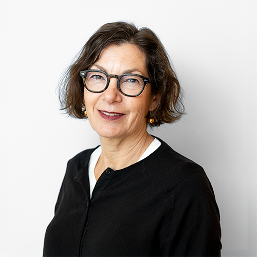 A photo of Dr Sarah Kremer