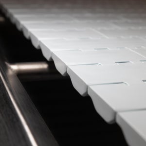 Series 1800 Flat Top with Heavy-Duty Edge conveyor belt