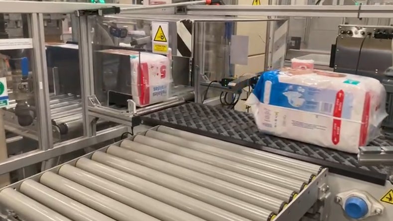 Essity's diaper bundles are conveyed on the DARB Sorter S4500.