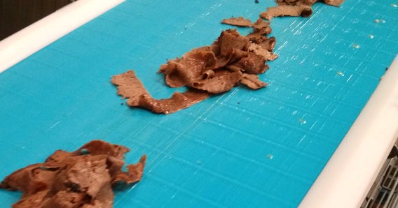 Carne para kebab na esteira transportadora ThermoDrive