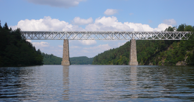 Vasúti híd a Moldva folyón, Csehország