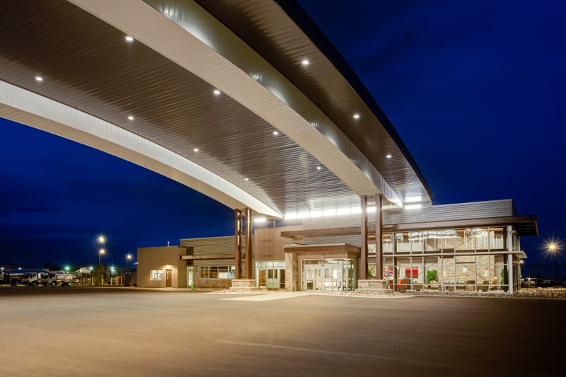 Rocky Mountain Metropolitan Airport drive-through luifel 