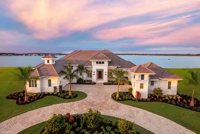 WB Sophia III EXT.jpg