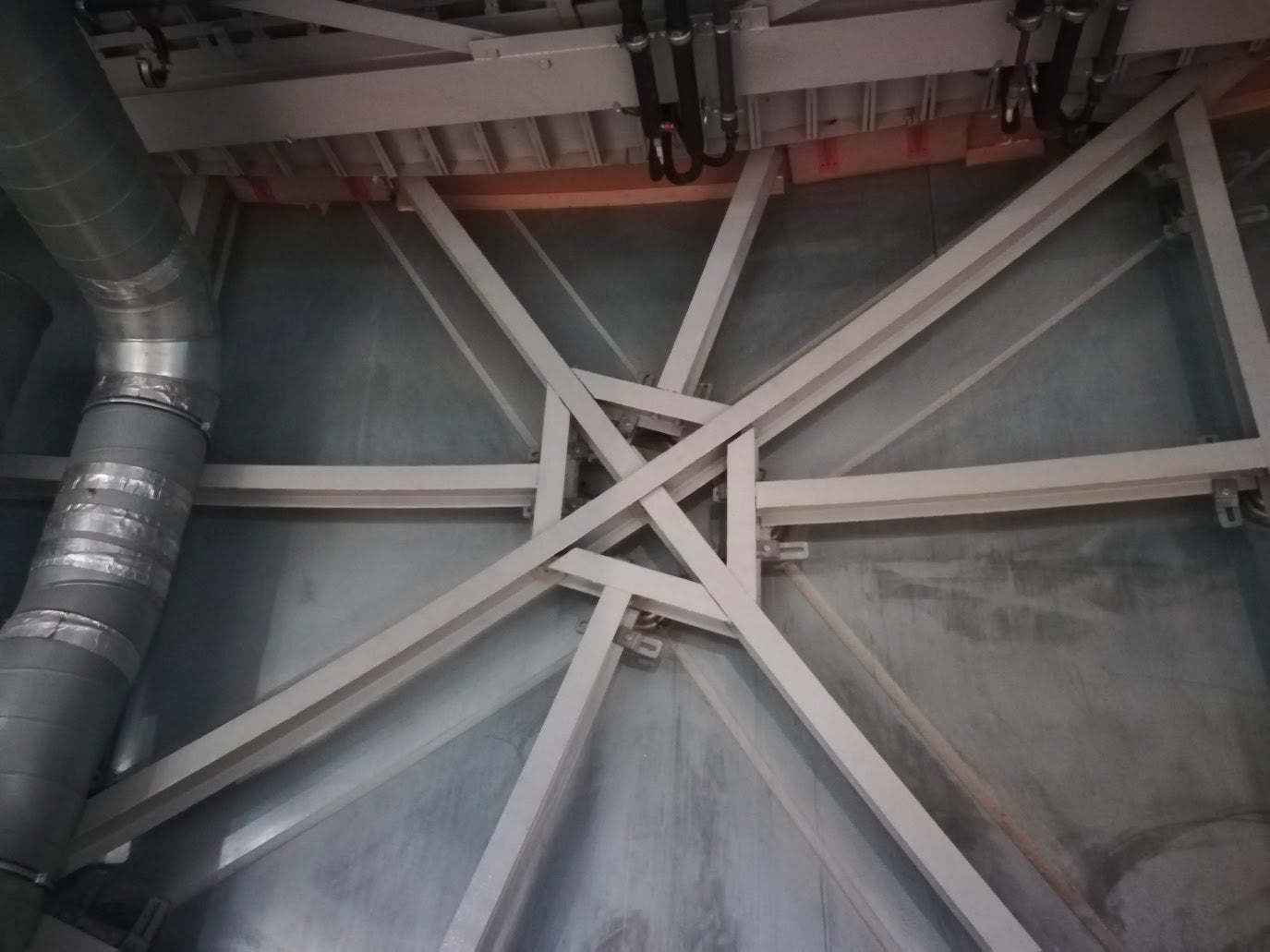 Atomium facade joint
