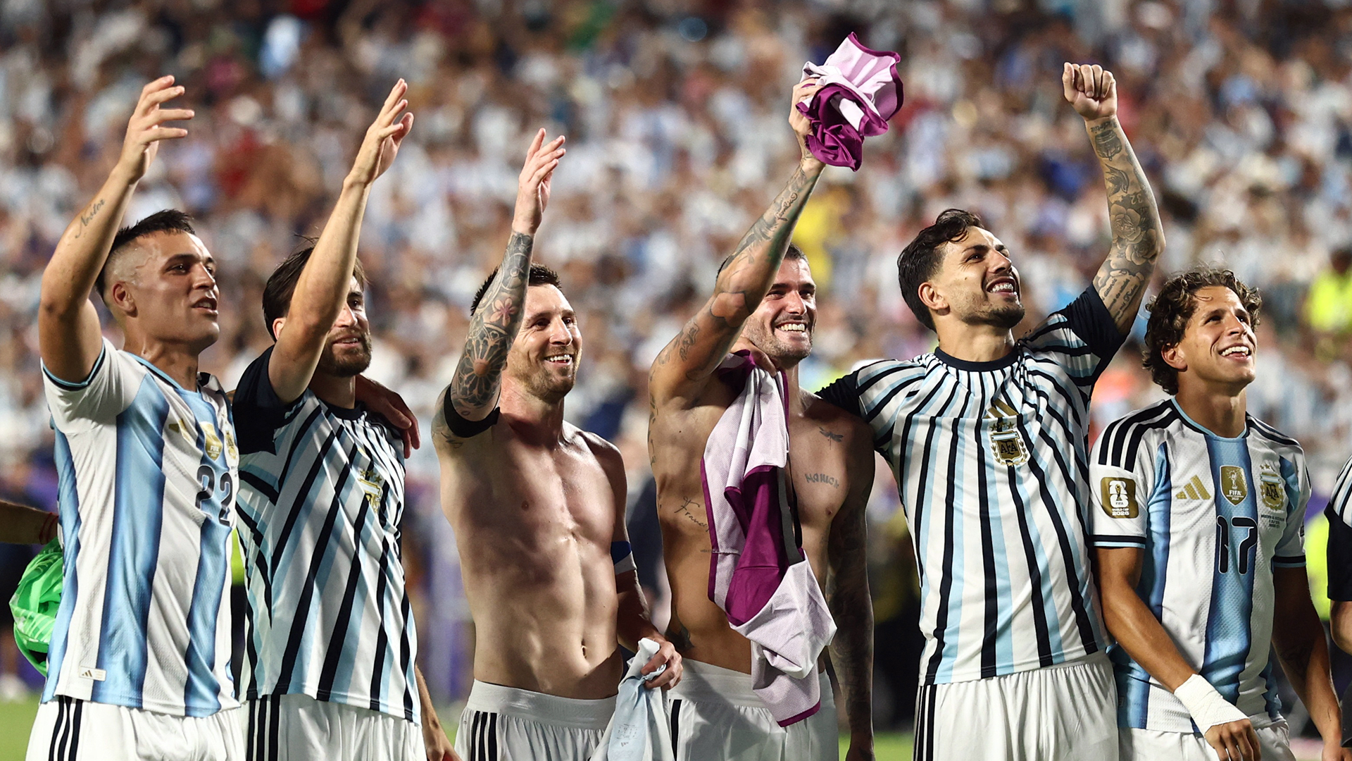 Soccer Football - FIFA World Cup 2026 - Quarter Final - Argentina v Switzerland - Kansas City Stadium, Kansas City, Missouri, U.S. - July 11, 2026 Argentina's Lionel Messi and teammates celebrate after the match as Argentina qualify for the semi final stage of the World Cup REUTERS/Amanda Perobelli