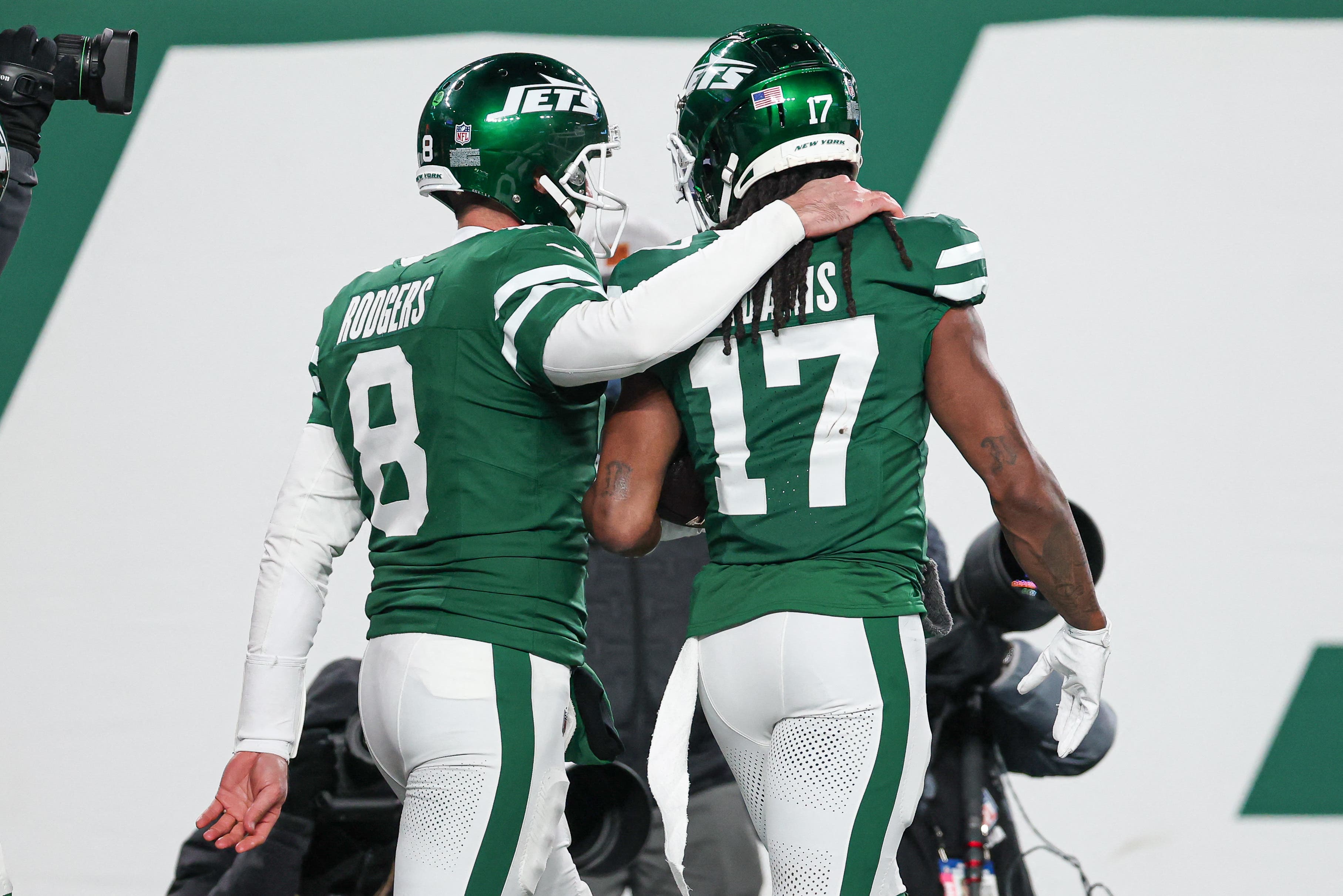 Aaron Rodgers Celebrates after scoring TD with Davante Adams