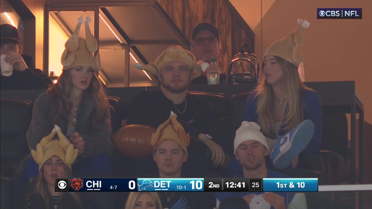 Hutchinson during Bears vs Lions