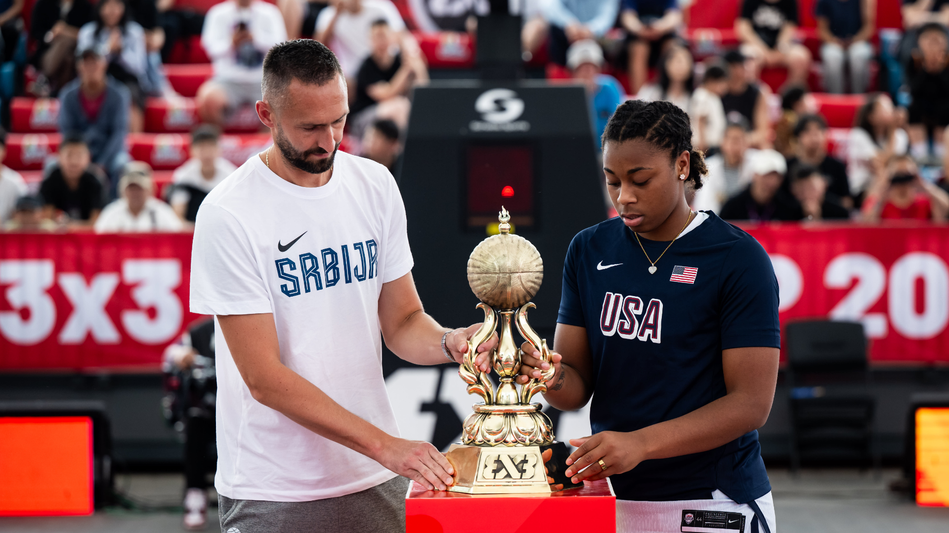 Serbia and USA captains present the FIBA 2025 3x3 World Cup Trophy