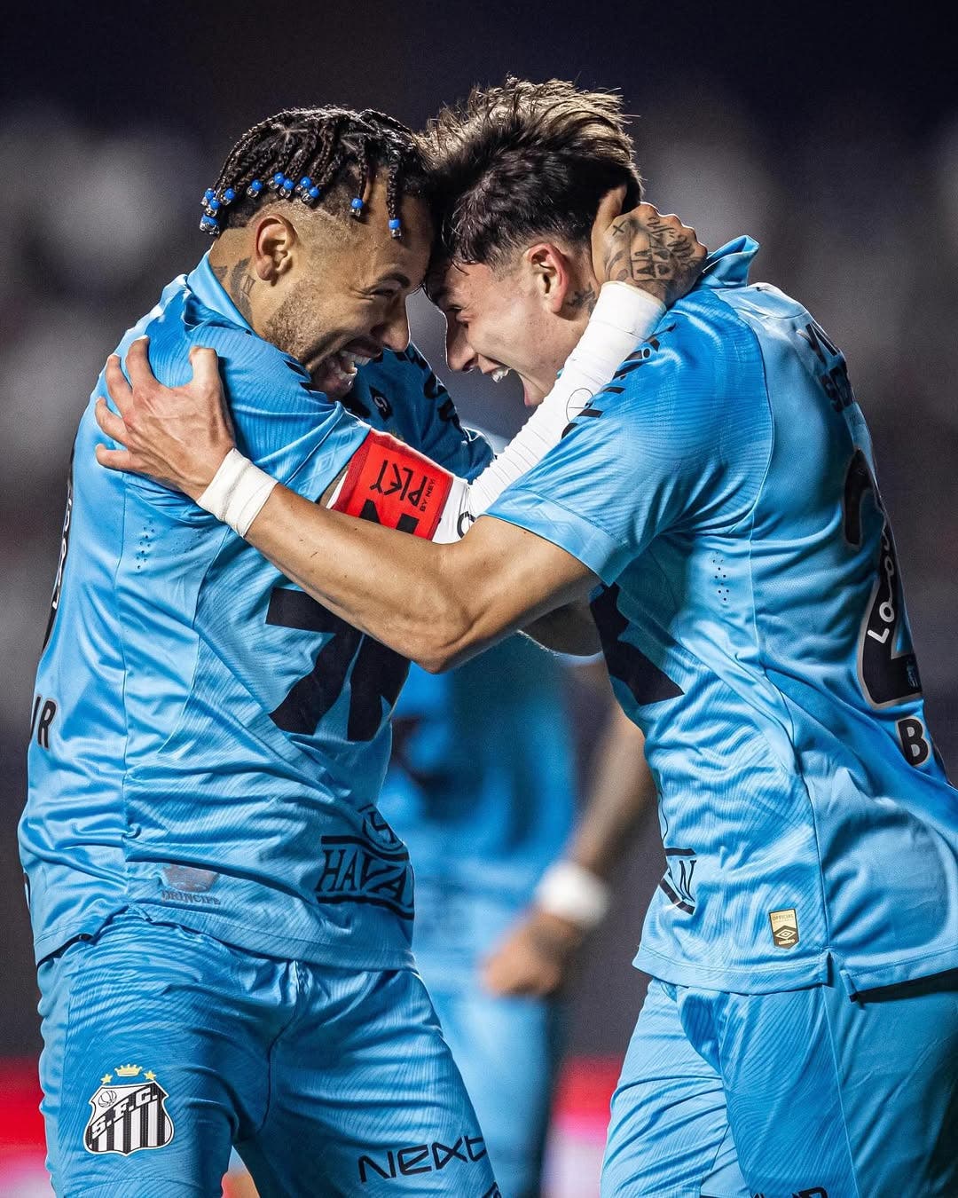 Neymar celebrates his goal during the game between Santos and Juventude.