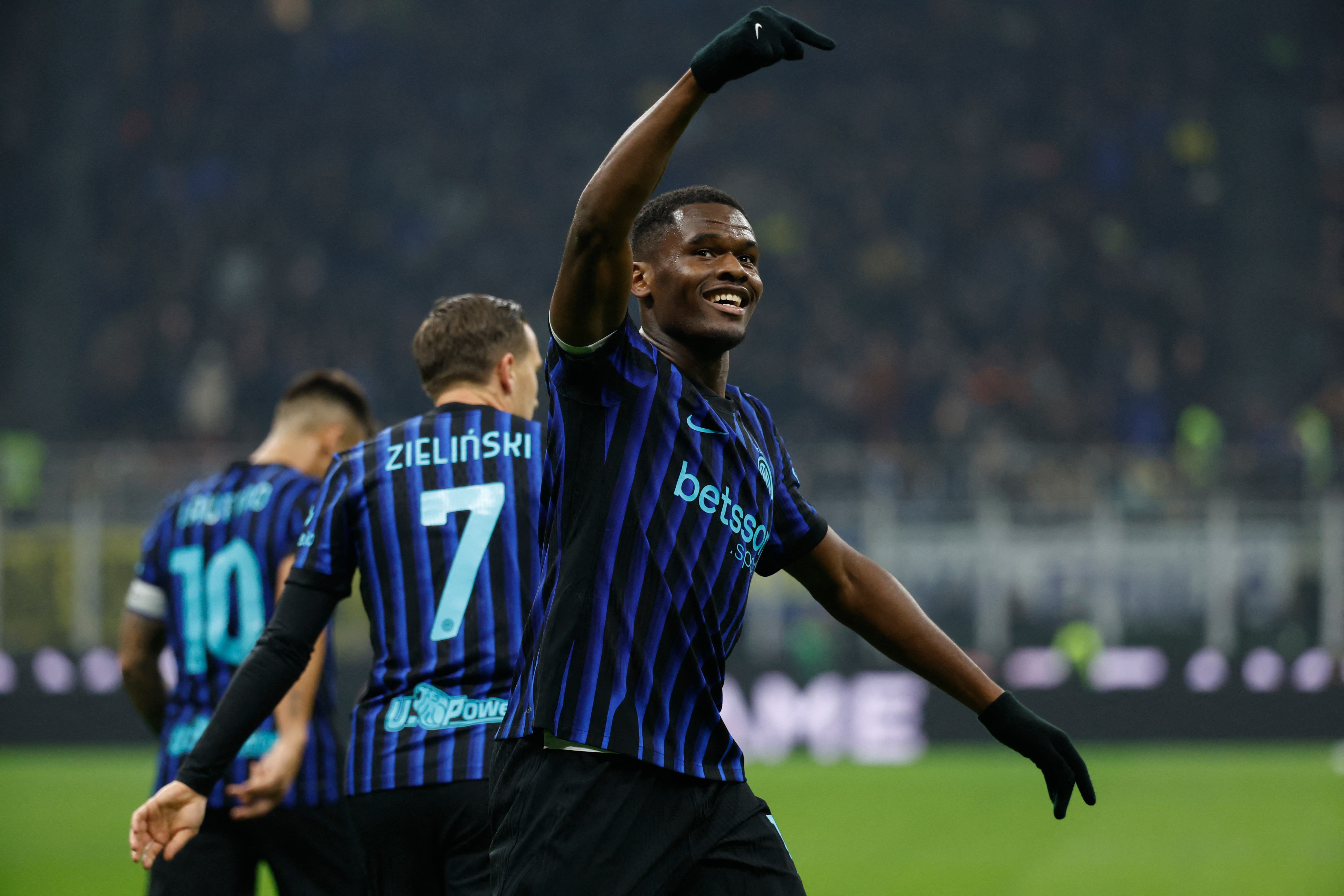 Soccer Football - Serie A - Inter Milan vs Lazio - San Siro, Milan, Italy - November 9, 2025 Inter Milan's Ange-Yoan Bonny celebrates scoring their second goal REUTERS/Alessandro Garofalo