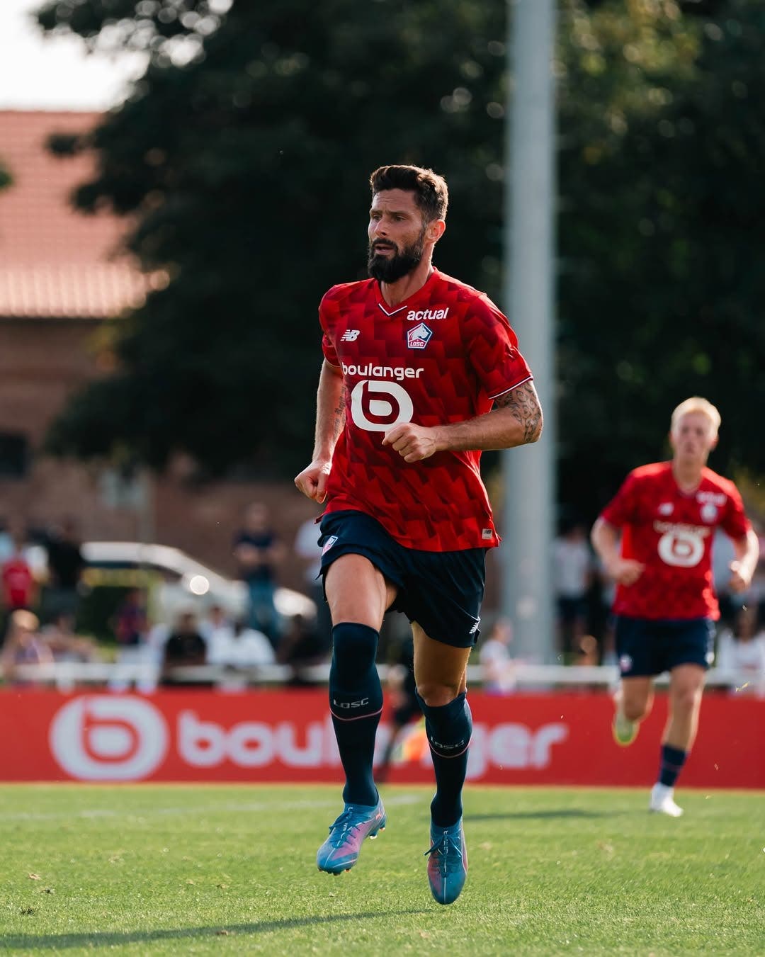 Olivier Giroud jugando con el Lille.
