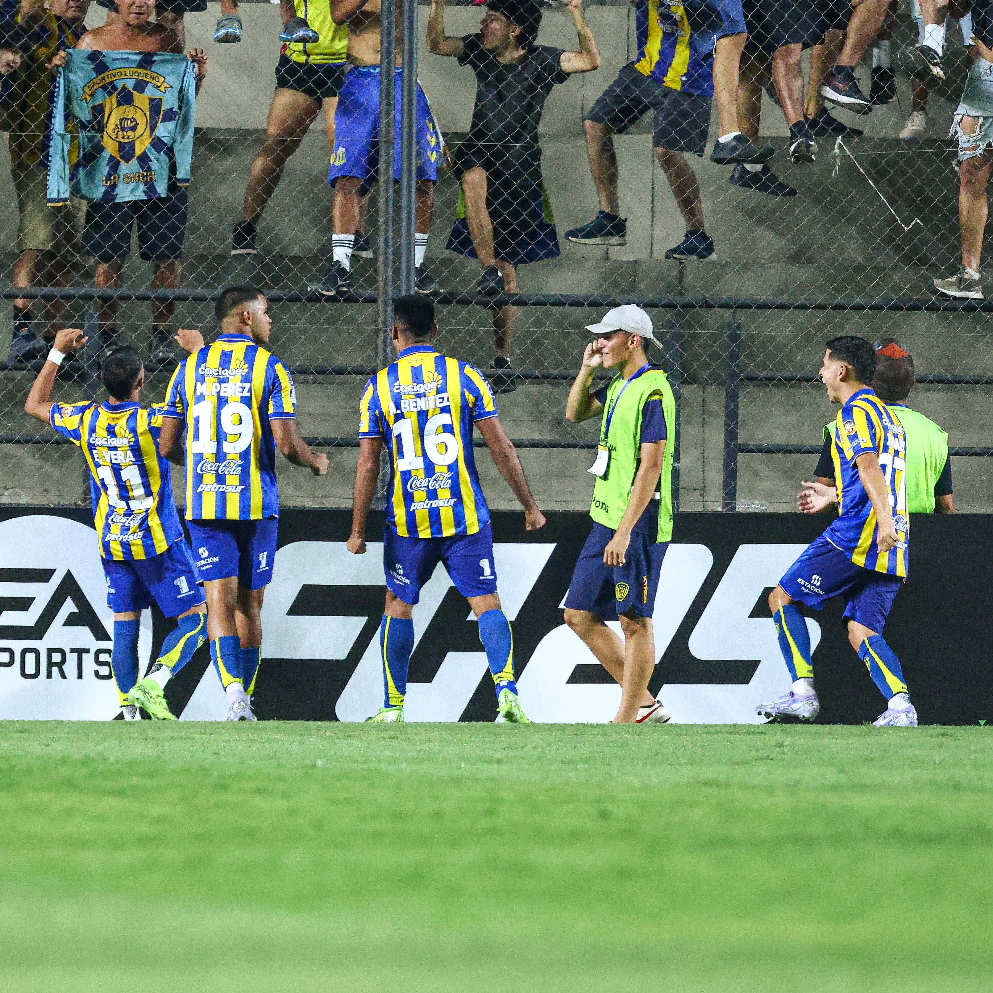 Sportivo Luqueño celebrates scoring in the Sudamericana