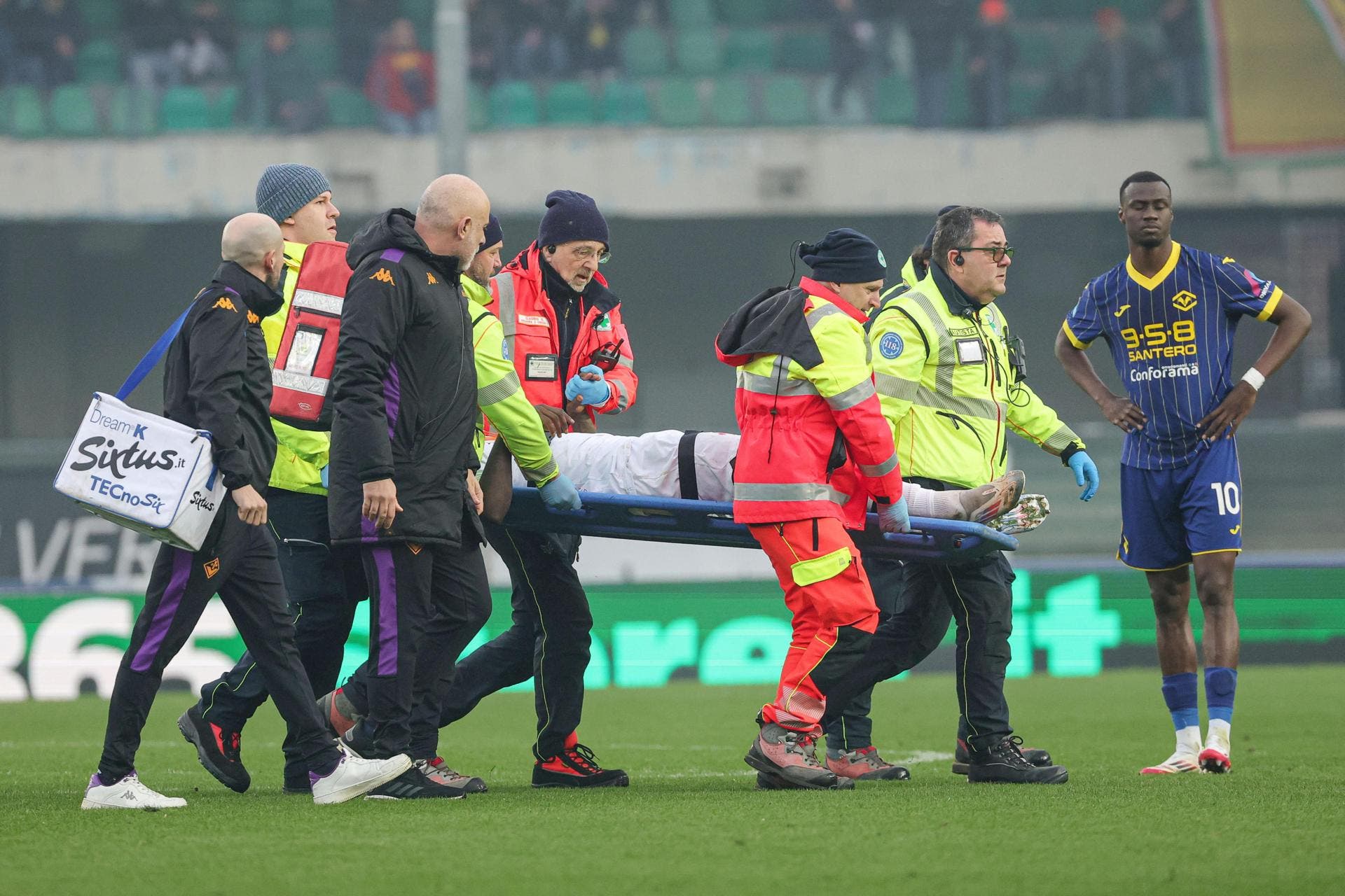 Fiorentina's Moise Kean is brought off the pitch on the strechter injured during the Italian Serie A soccer match Hellas Verona FC vs Fiorentina