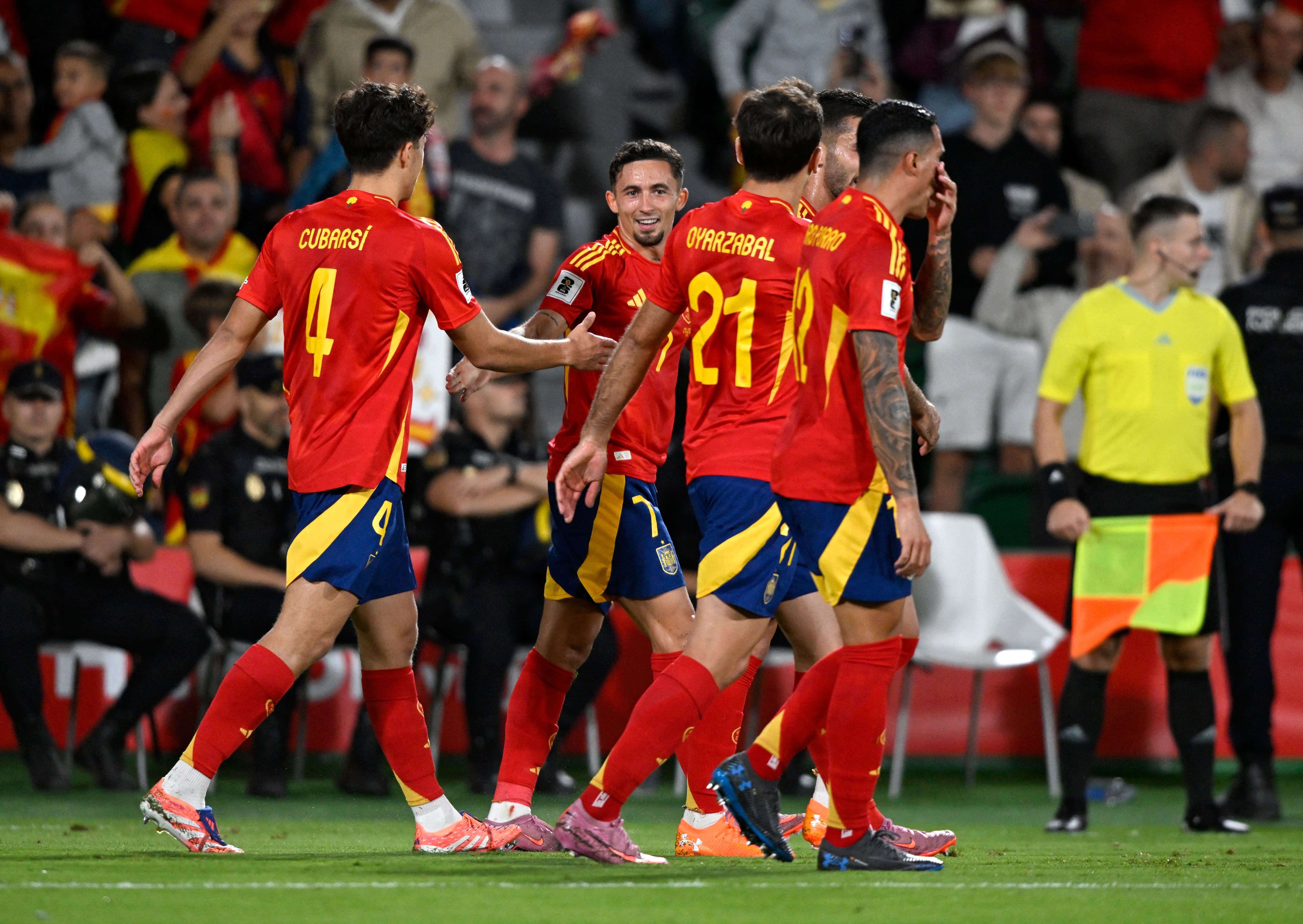 Soccer Football - FIFA World Cup - UEFA Qualifiers - Group E - Spain v Georgia - Estadio Manuel Martinez Valero, Elche, Spain - October 11, 2025 Spain's Yeremy Pino celebrates scoring their first goal with teammates REUTERS/Pablo Morano